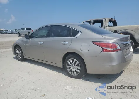 2015 Nissan Altima 2.5 из США, поврежденный, VIN 1N4AL3AP5FC497813